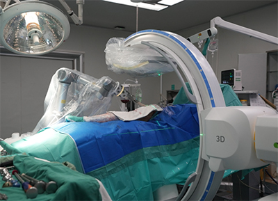 骨科手術(shù)機(jī)器人與三維C型臂需要是同一品牌嗎?